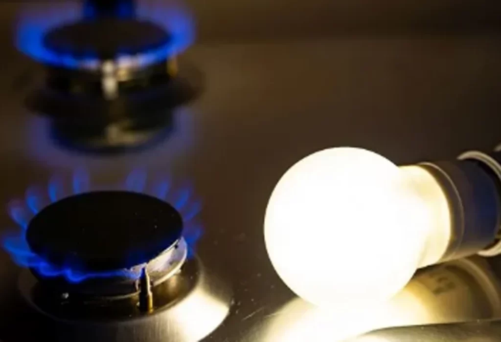 El Gobierno oficializa aumentos en tarifas de gas y luz para noviembre