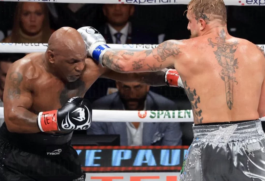 Jake Paul vence a Mike Tyson en un regreso que no cumplió las expectativas