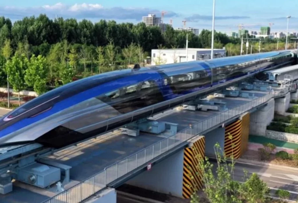 China avanza en la construcción de trenes voladores que alcanzarán los 1.000 km/h