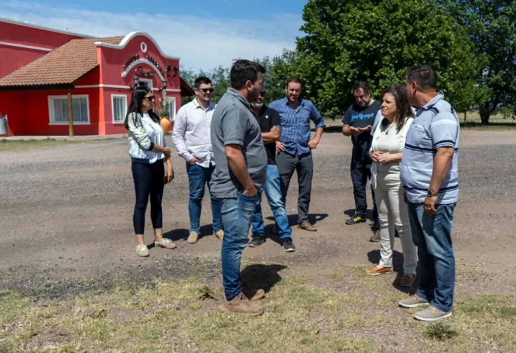 Visita oficial a empresas de genética animal y frigorífico de General Acha