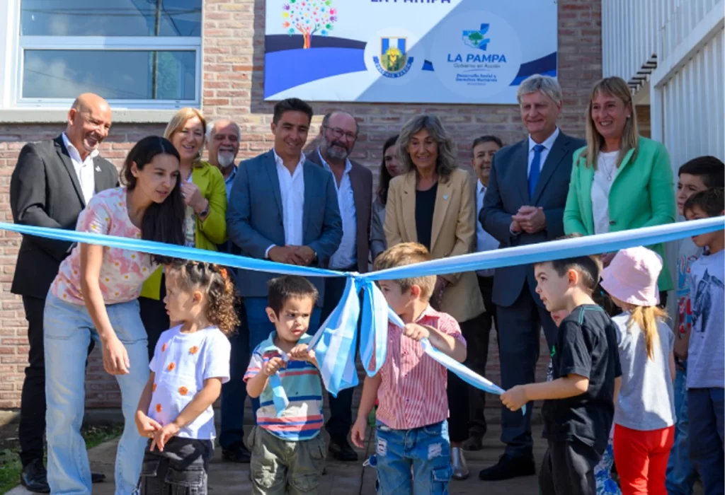 Ziliotto inauguró el Centro de Desarrollo Infantil en Colonia Barón y licitó obras en el Instituto José Hernández