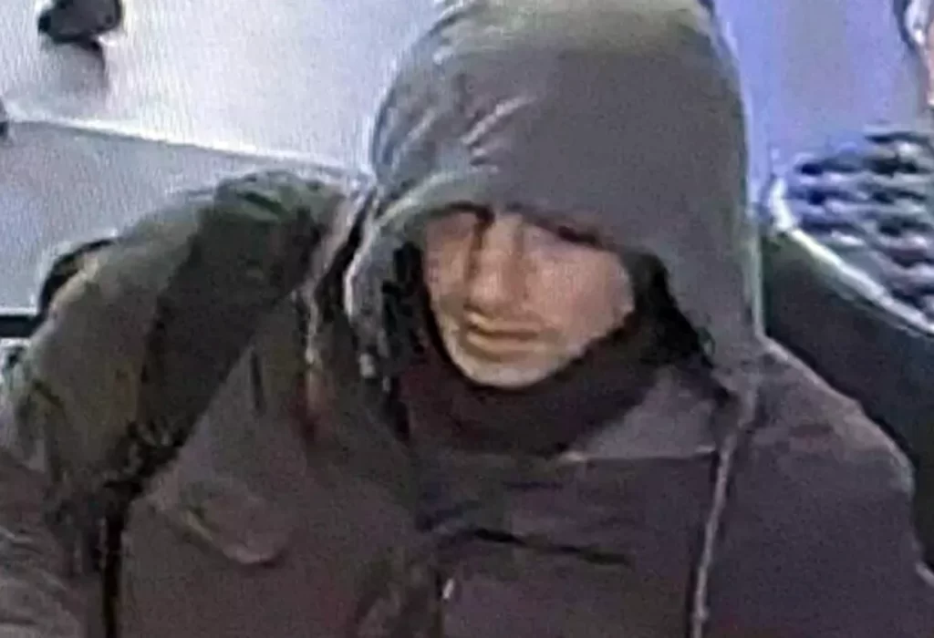 Detienen a un joven sospechoso del asesinato del CEO de UnitedHealthcare en Nueva York