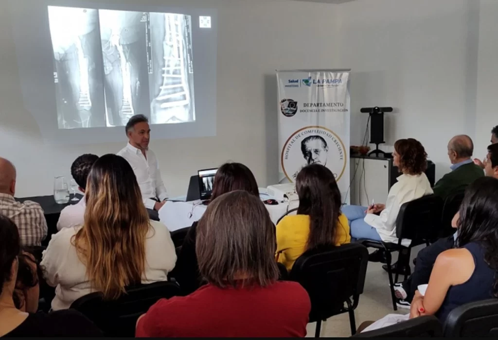 Capacitación en cirugía ortopédica y trauma en pelvis en el Hospital René Favaloro