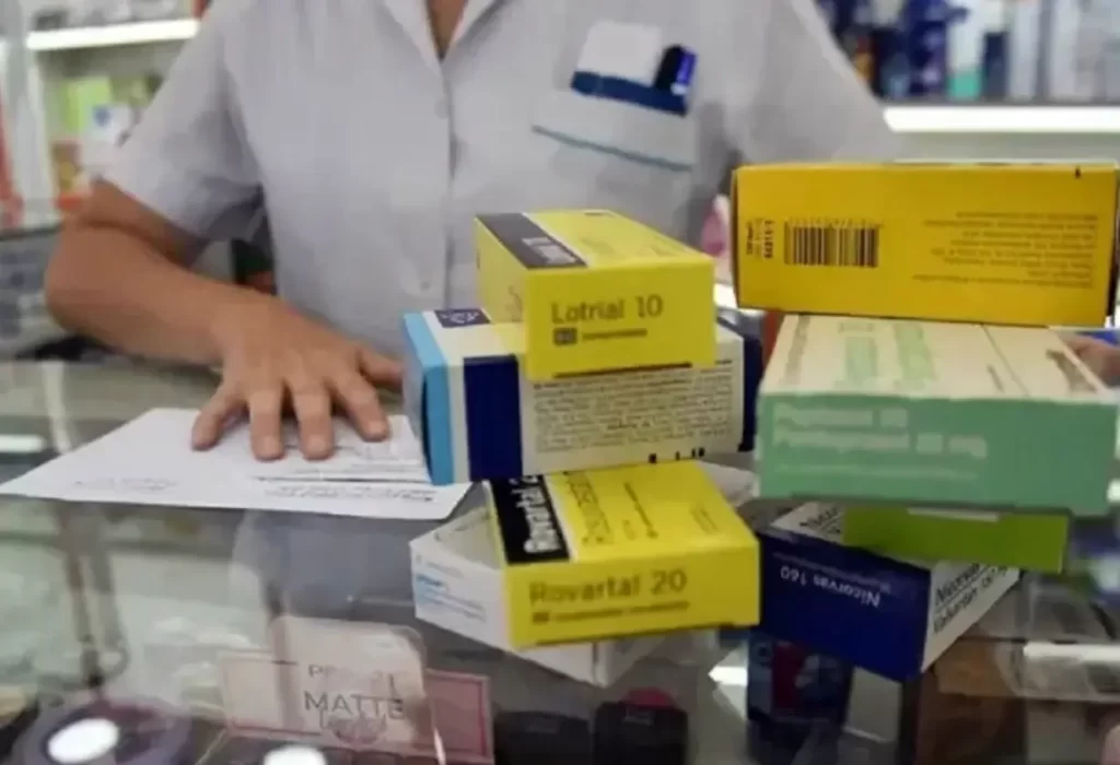 Milei elimina cobertura total de medicamentos gratuitos para jubilados de PAMI