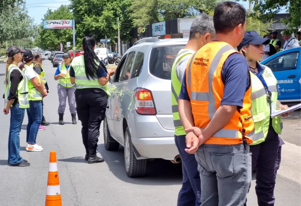Más de 90 Inspectores de Tránsito se Capacitan en Santa Rosa para Fortalecer la Seguridad Vial