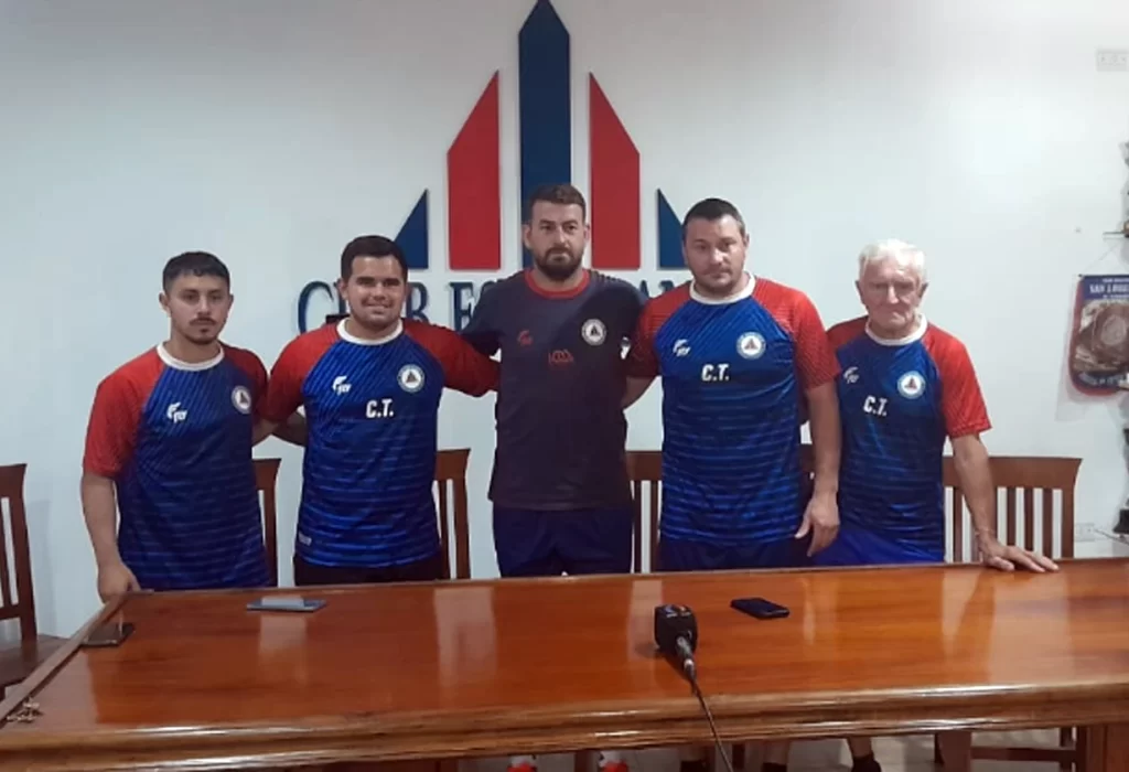 El Club Estudiantil presenta oficialmente a Omar Mesa como DT y su cuerpo técnico para 2025