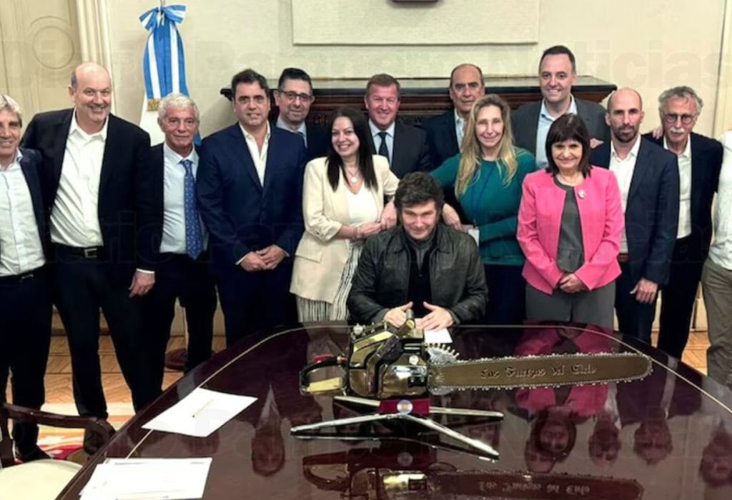 Milei cumple: Argentina cierra 2024 con superávit fiscal tras drásticos recortes