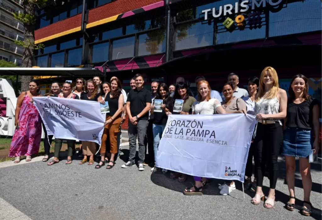 Turismo de La Pampa presentó nuevos folletos promocionales de microrregiones