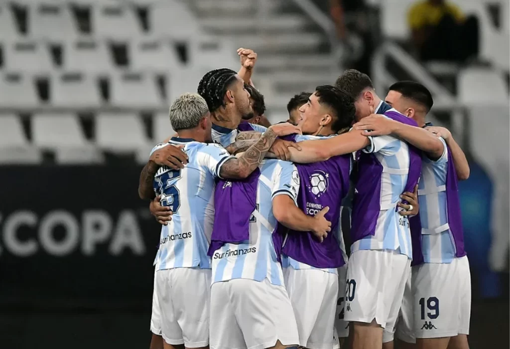 Racing se consagra en la Recopa Sudamericana con una victoria contundente