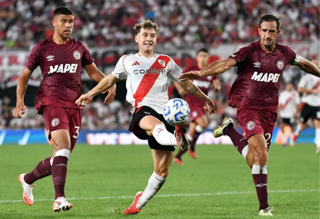 River consolida su posición tras imponerse a Lanús en el Monumental