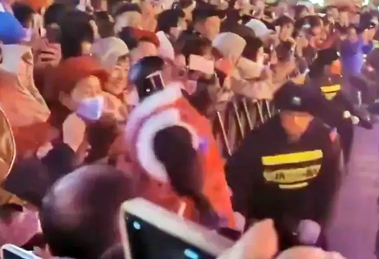 Robot