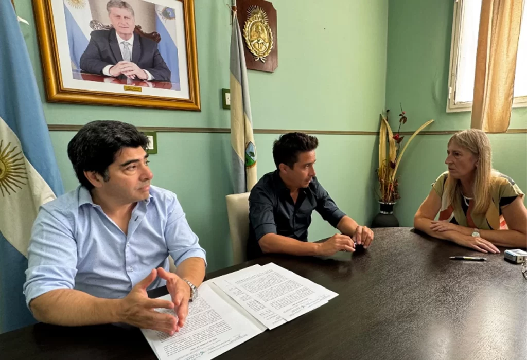 Gobierno provincial moderniza sistema de agua potable en Colonia Barón