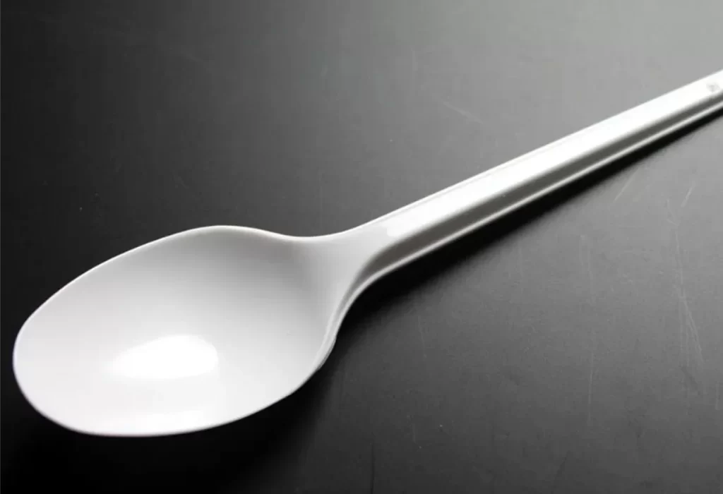 Cucharitas de plástico: el riesgo invisible para la salud