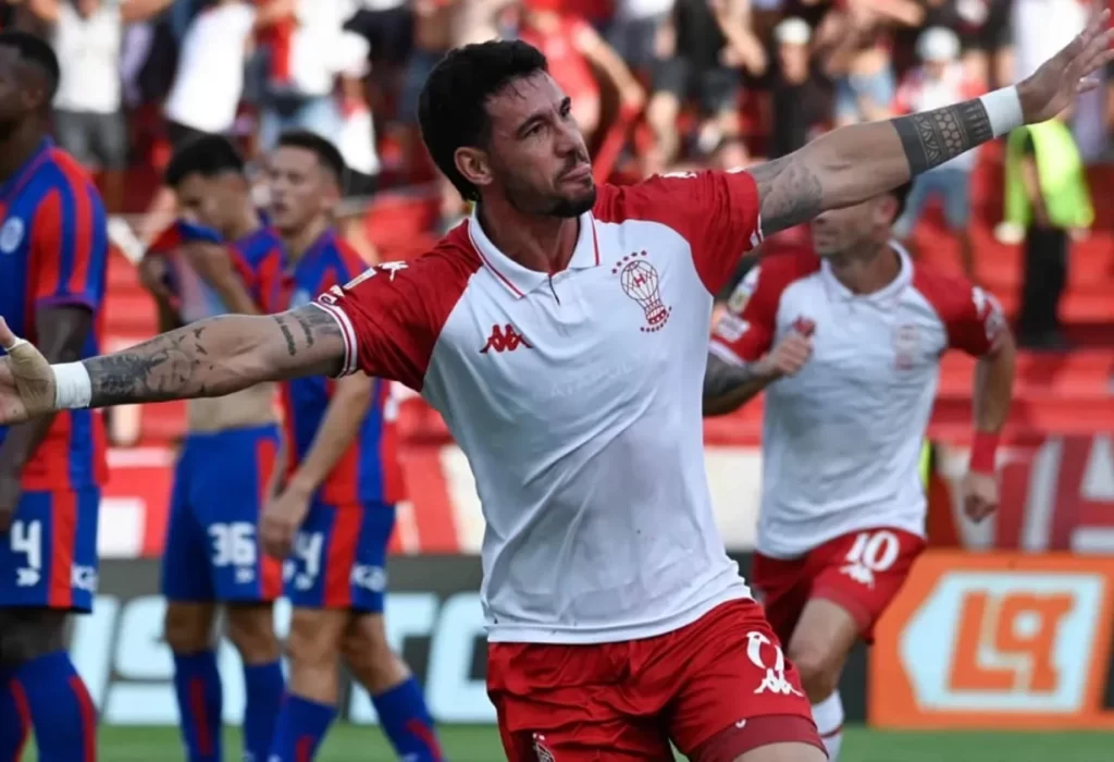 Huracán se impuso en el clásico y cortó el invicto de San Lorenzo