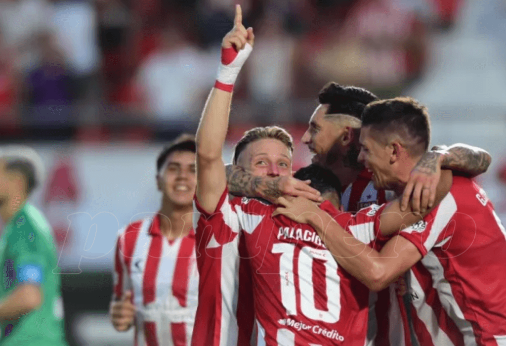 Estudiantes derrota 2-0 a Racing y frena su racha perfecta