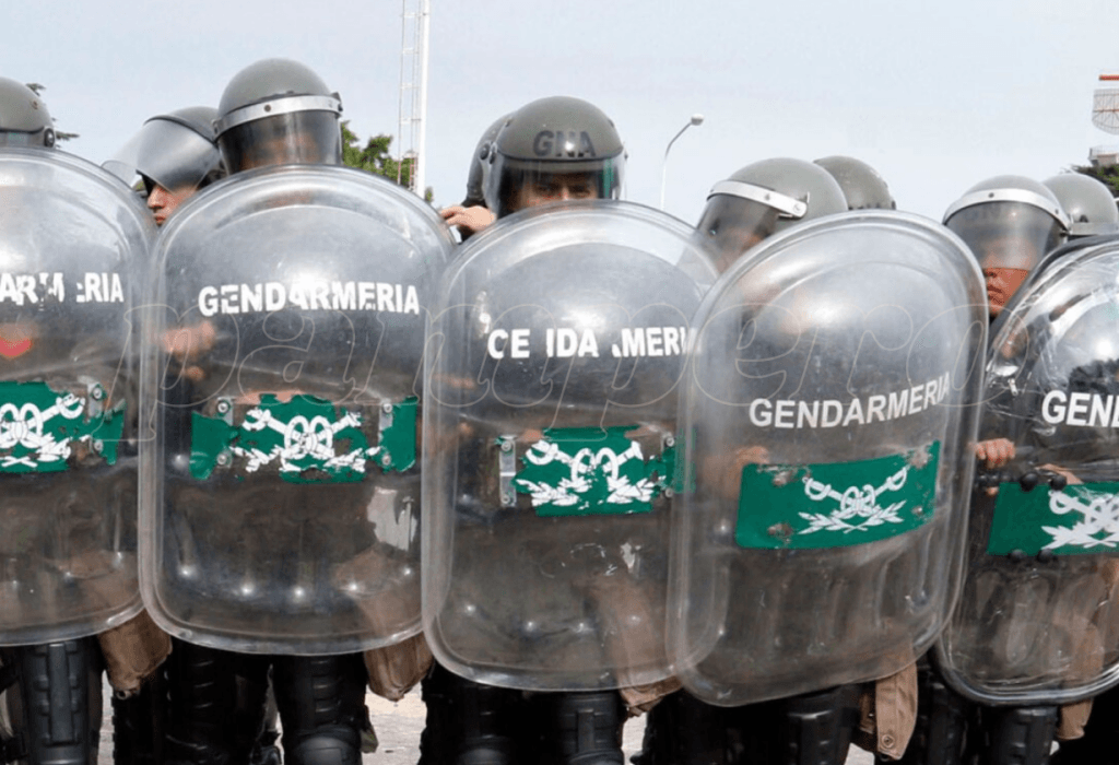 Gendarmes organizan protestas en varias provincias por aumento salarial