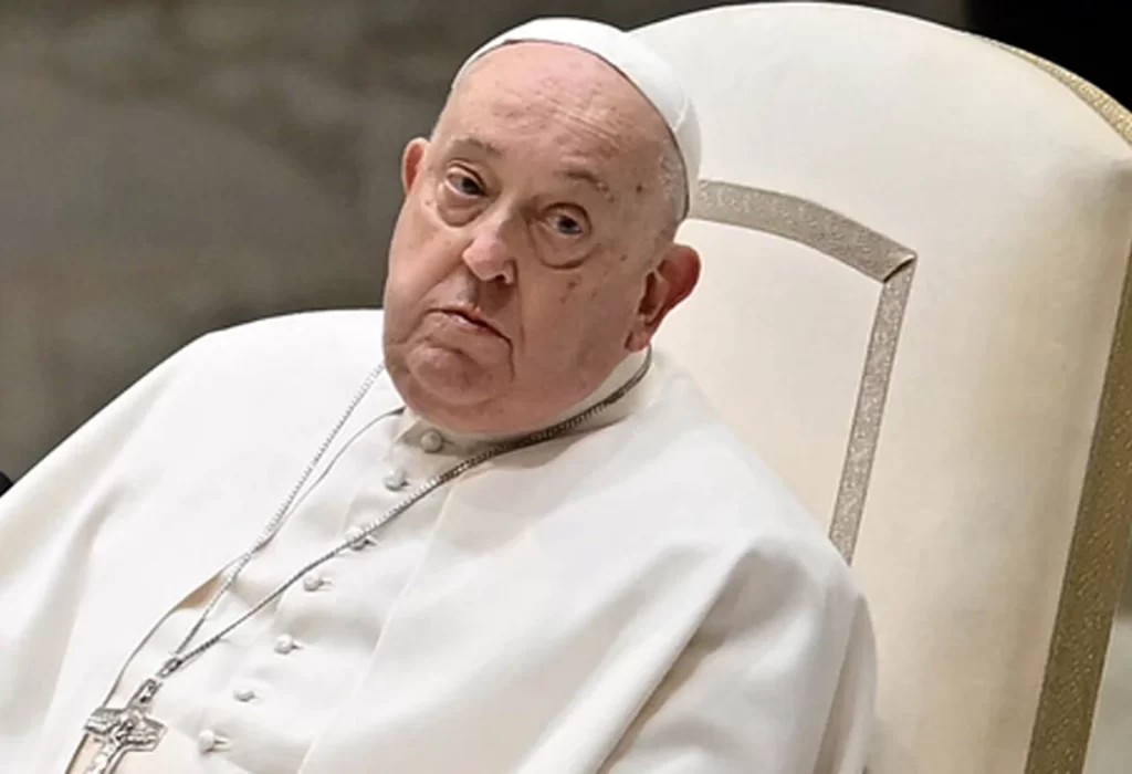 Papa Francisco enfrenta neumonía bilateral: su estado es «complejo» y continúa internado