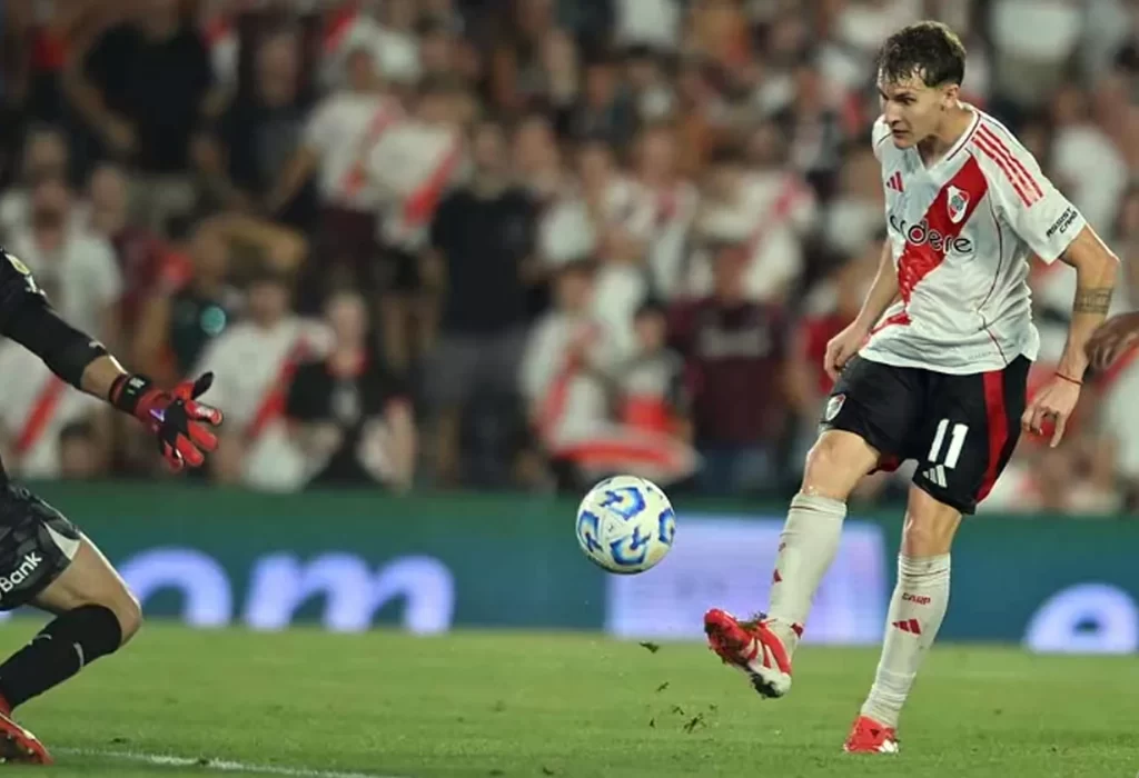 River se impone ante Independiente con Colidio como protagonista