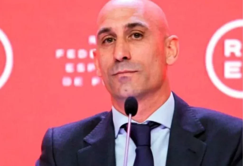 Luis Rubiales condenado a multa económica por besar a Jenni Hermoso