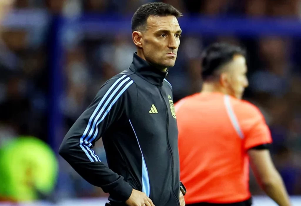 Scaloni sorprende con su lista para enfrentar a Uruguay y Brasil