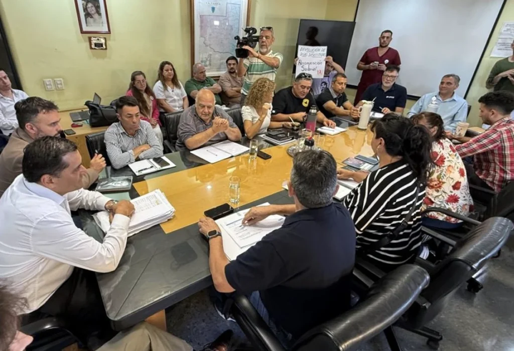 Paritarias: el Gobierno amplió la oferta salarial y acordó con la Intersindical