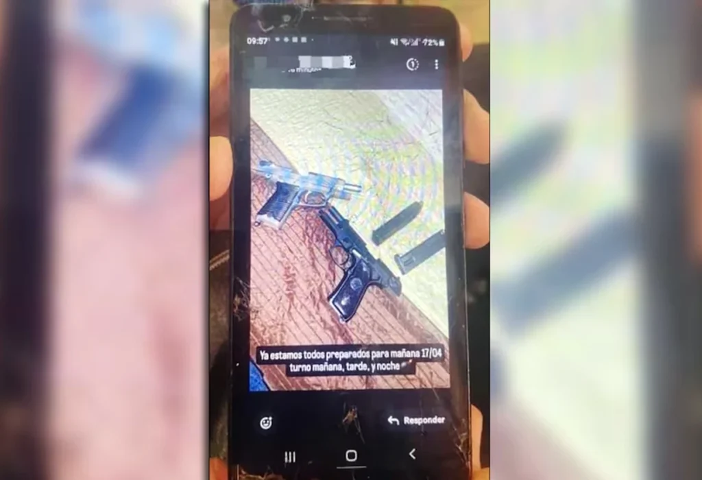 Amenaza de tiroteo en un colegio de Necochea: investigan a una adolescente tras rastreo digital
