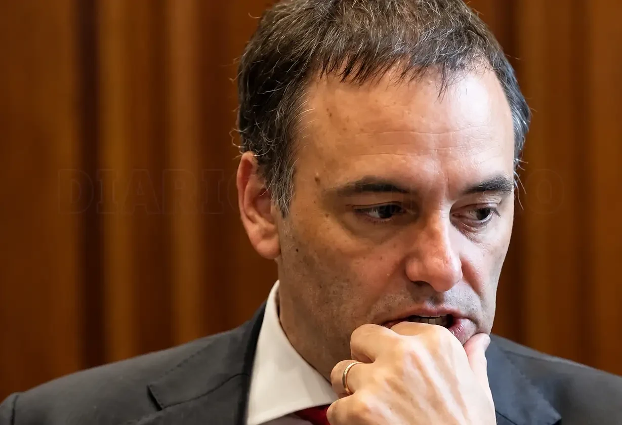 Adorni debe explicar un faltante de $43 millones