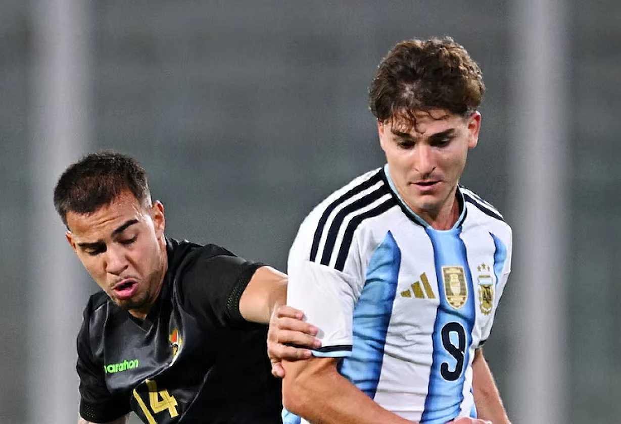Argentina venció 2-0 a Bolivia en Córdoba