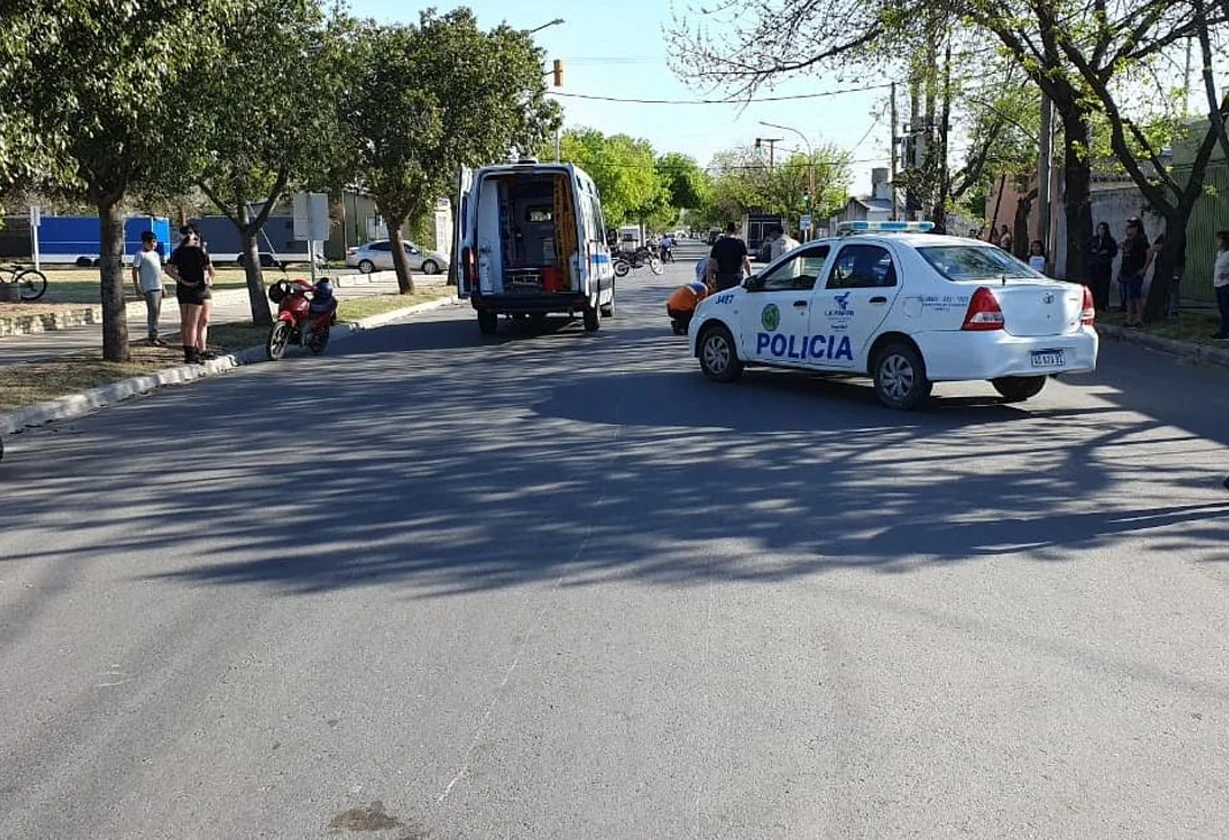 Ciclista hospitalizado tras chocar con una moto en General Pico