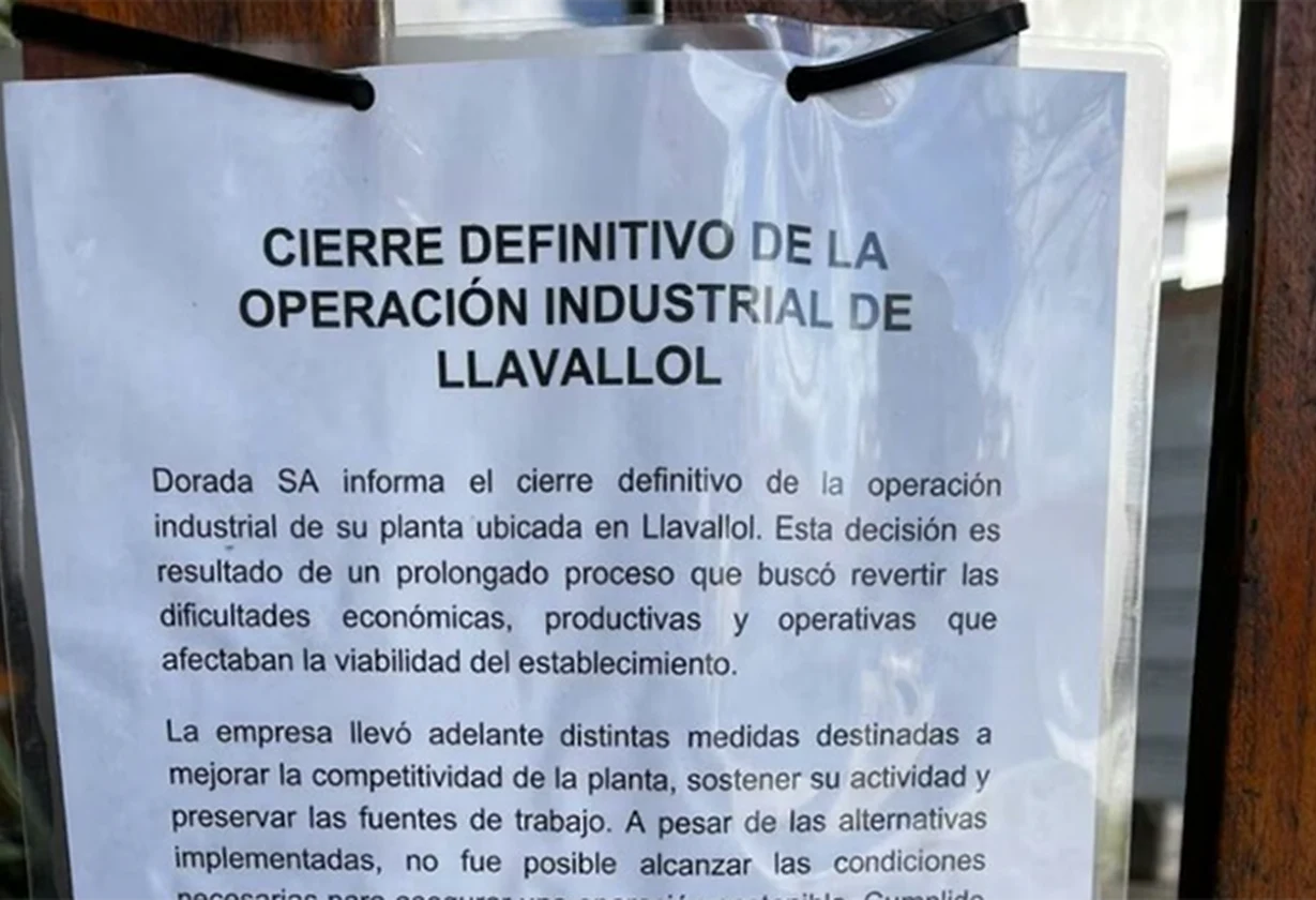 Cierres y despidos golpean a la industria argentina