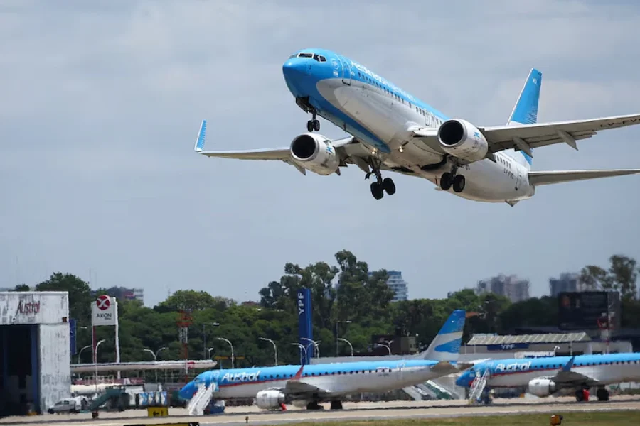 Embargos en EE.UU. por la deuda de Aerolíneas