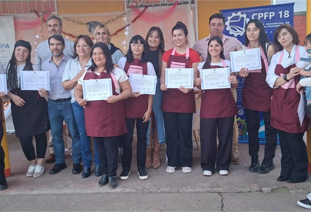 Entregaron certificados de panificación en Uriburu