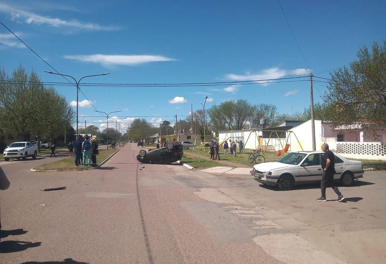 Fuerte choque y vuelco en Quemú Quemú