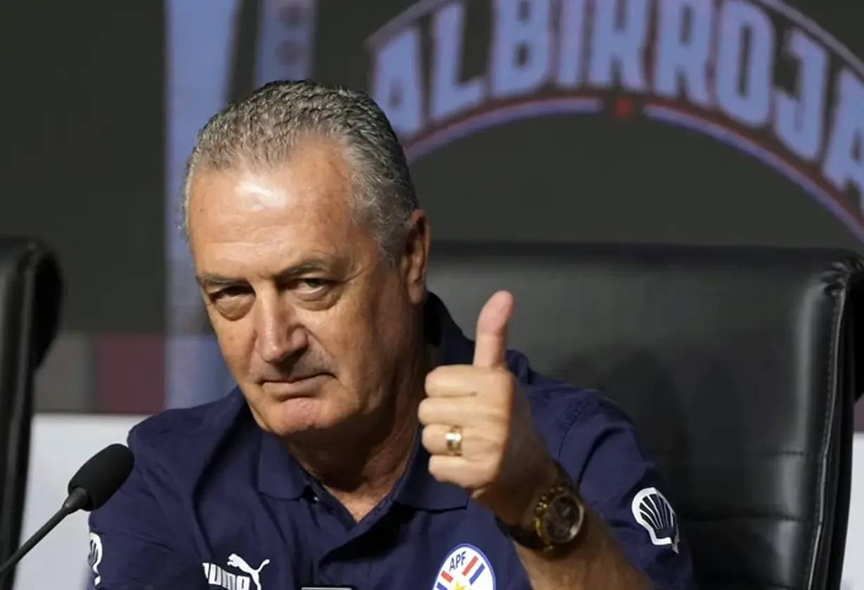 Gustavo Alfaro anunció su retiro tras el Mundial 2030