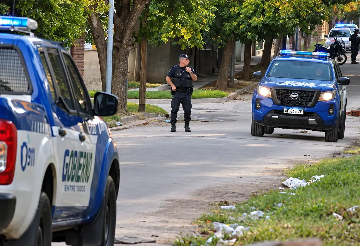 Hallaron el cuerpo de un bebé en una plaza de Córdoba