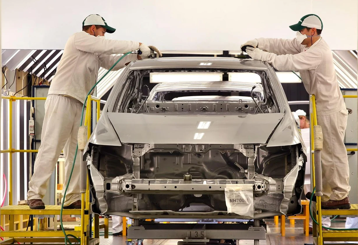 La industria cayó 4,2% en agosto