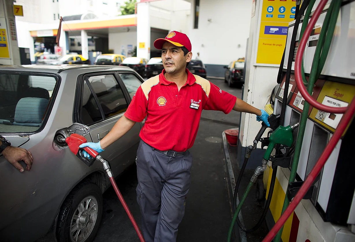 Los combustibles suben hasta 5% en varias petroleras