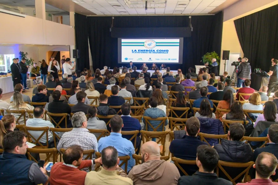 Más de 100 empresas impulsan energías renovables