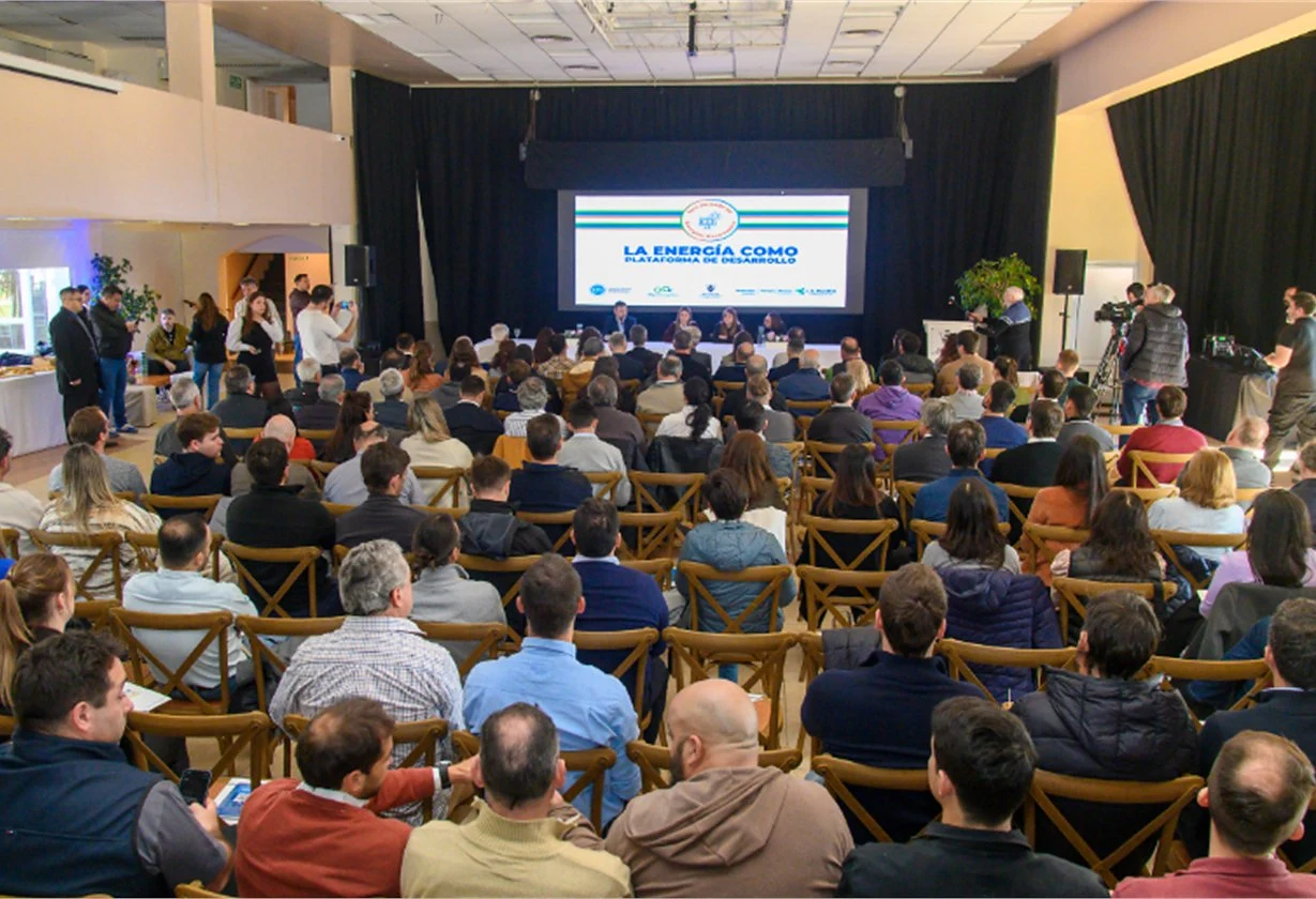 Más de 100 empresas impulsan energías renovables