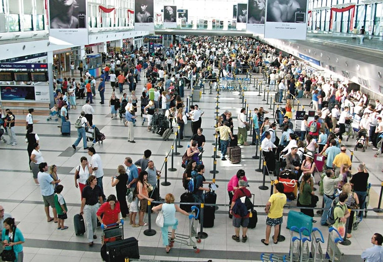 Milei extendió la concesión de aeropuertos hasta 2049