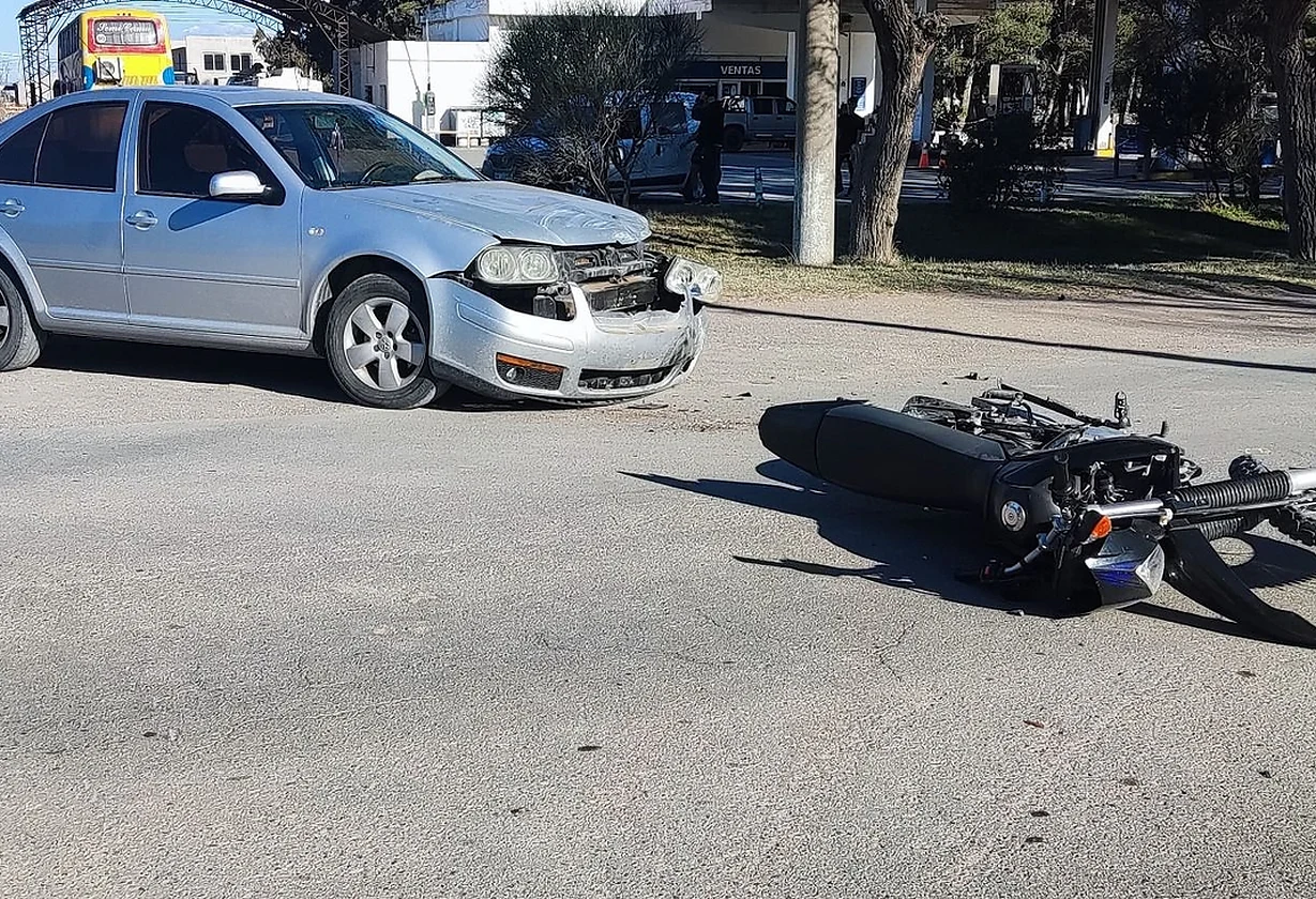 Motociclista herido tras un choque en Jacinto Arauz