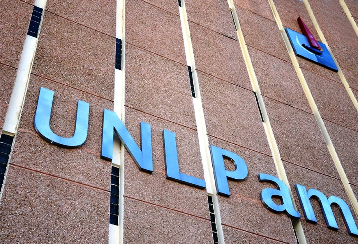 Paro universitario por una recomposición salarial