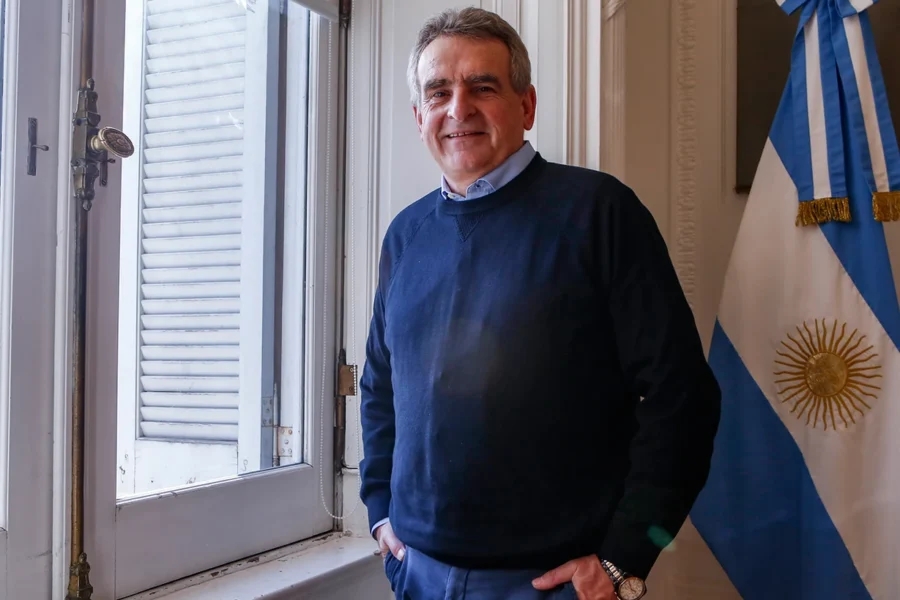 Rossi cuestionó el proyecto de soberanía de Milei