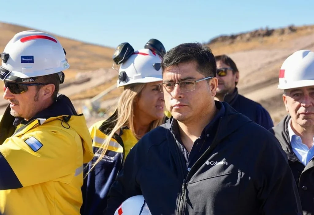 Santa Cruz acordó reactivar yacimientos petroleros