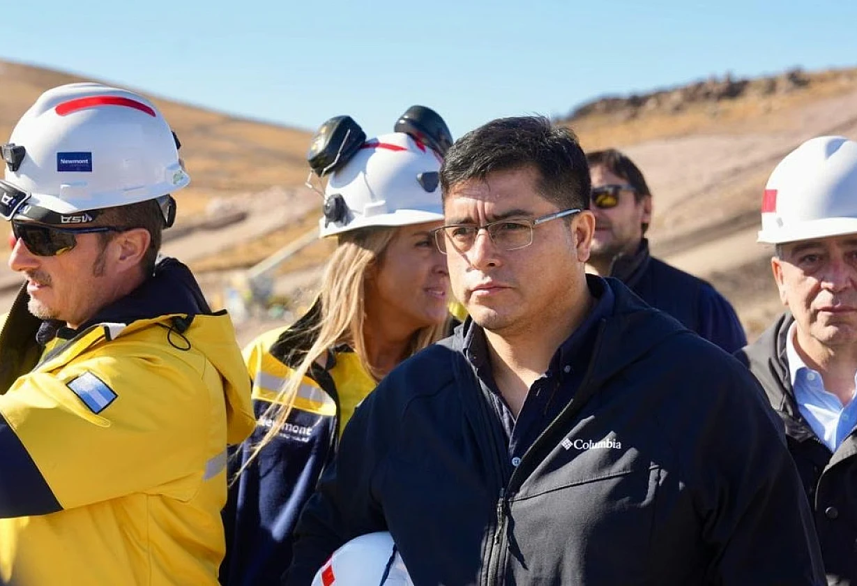 Santa Cruz acordó reactivar yacimientos petroleros
