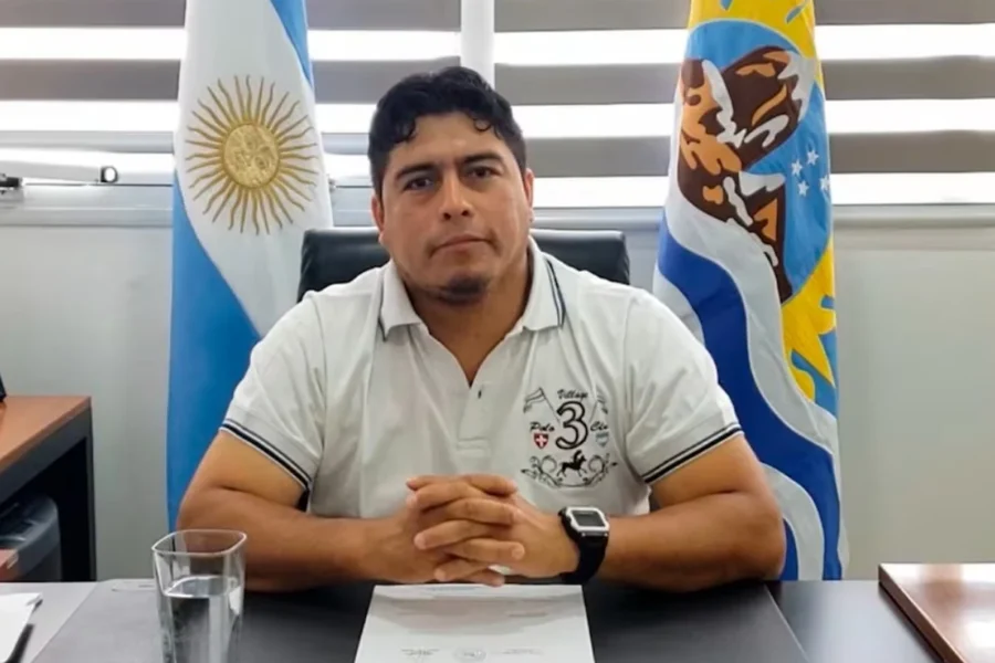 Aseguran que el gobernador de Santa Cruz vendió tierras de una reserva frente al Perito Moreno