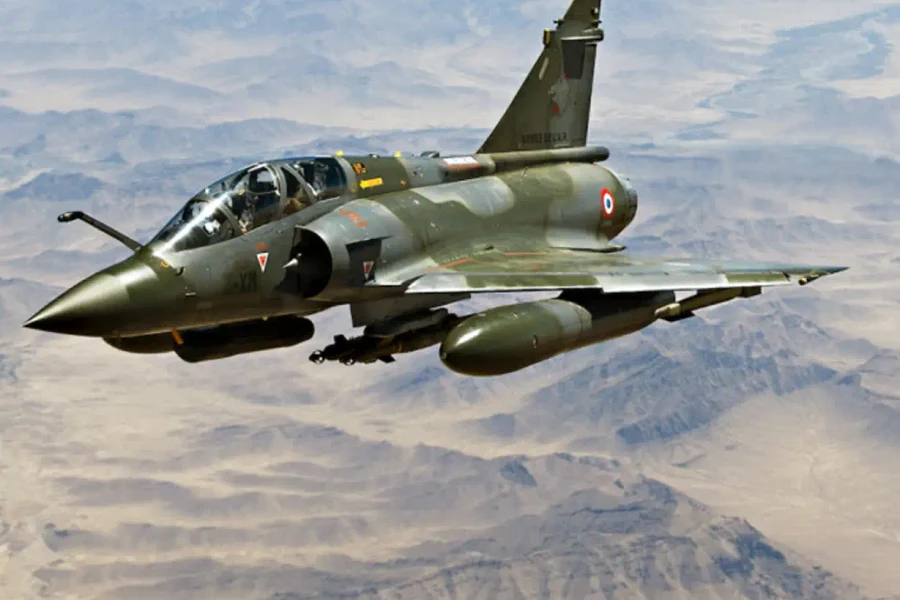 Francia: se estrelló un avión de combate y hay un muerto