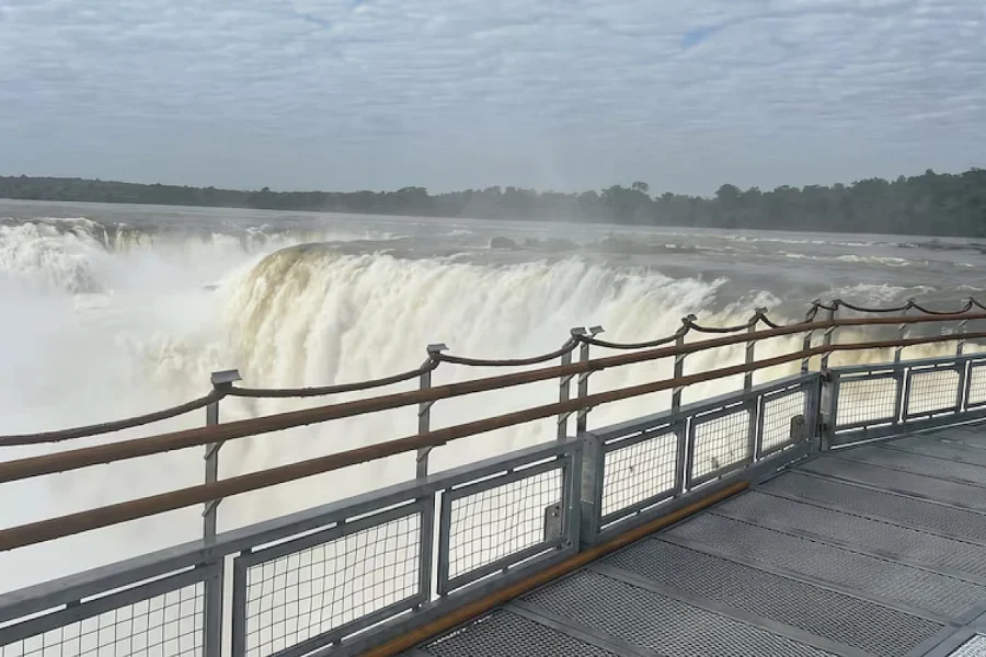 Cerraron los circuitos de las Cataratas del Iguazú