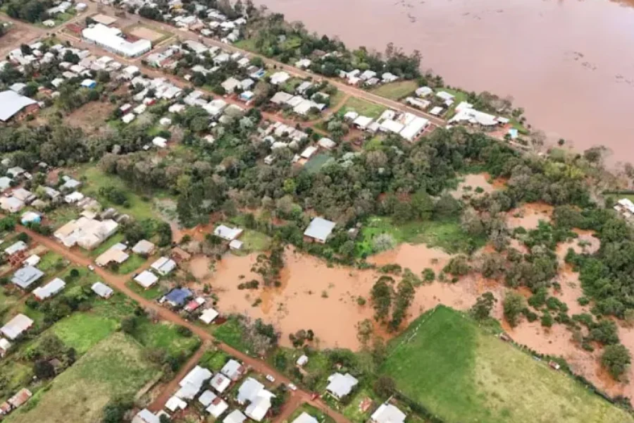 Crecida del río Uruguay: evacuaron a seis familias