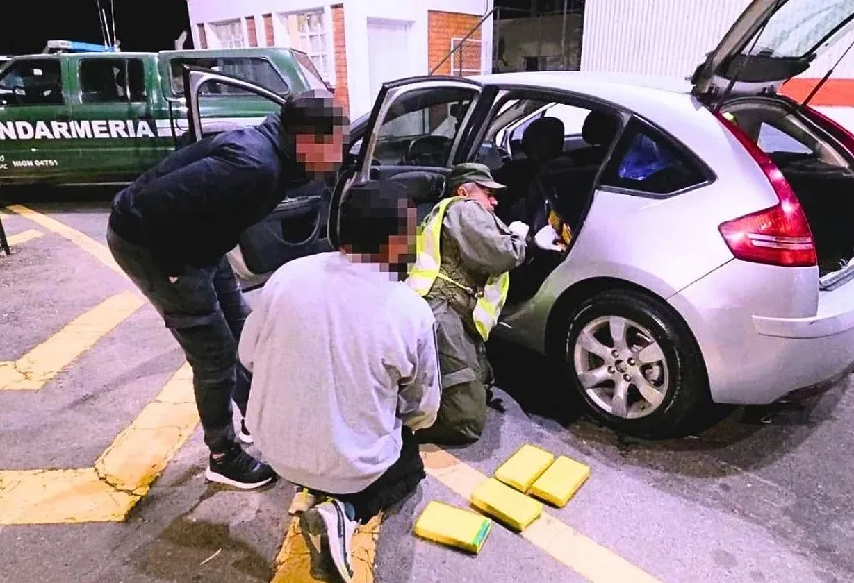 Detuvieron a dos hombres con cocaína en San Juan